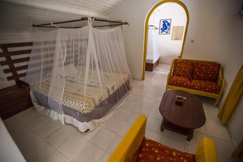 Chez Maggie Hotel & Restaurant Morondava Exteriör bild