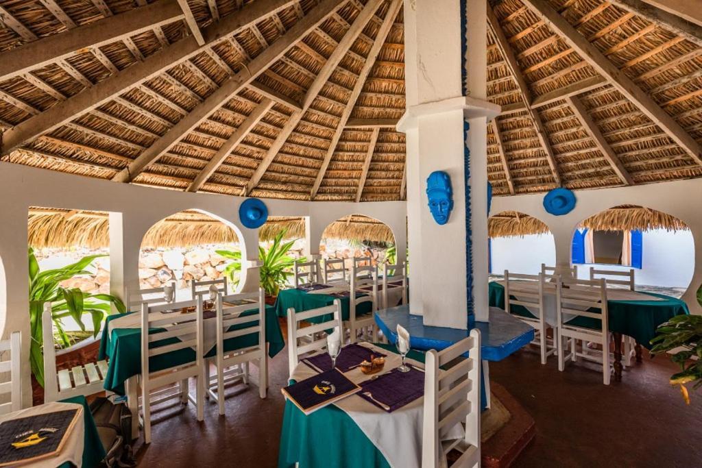 Chez Maggie Hotel & Restaurant Morondava Exteriör bild